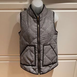 EUC Black and white tweed vest. Size M